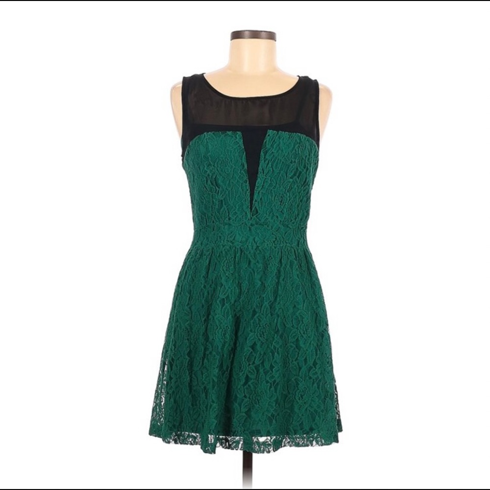 Rewind Green Lace Sleeveless Dress in Size L
